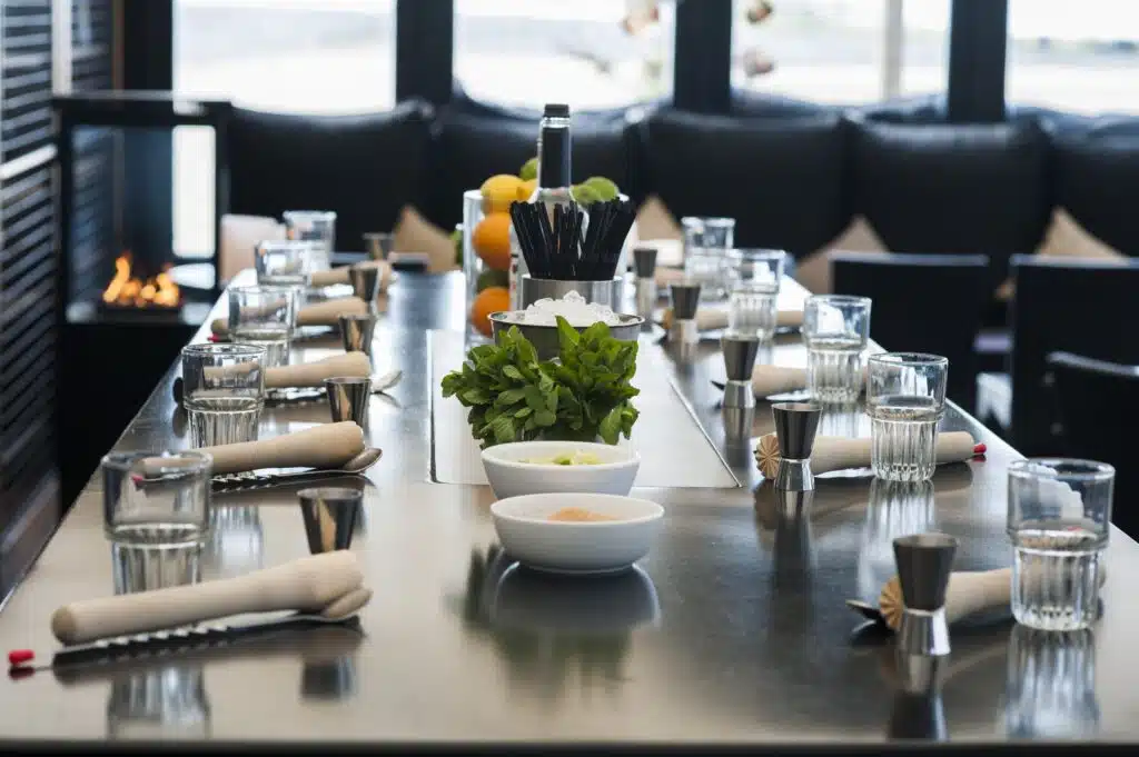 cocktail shaking workshop