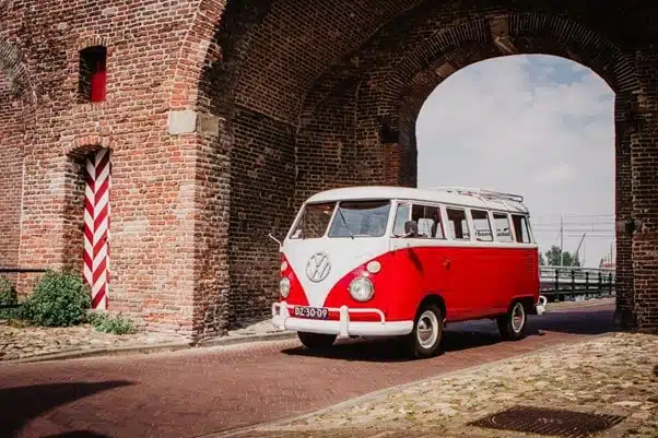 old timer volkswagen bus