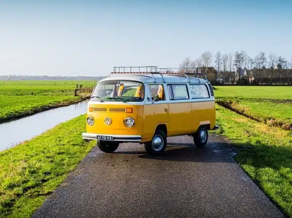 we love oldtimers gele volkswagen