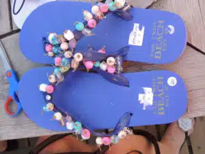 Blauwe slippers gepimpt